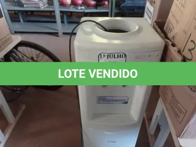 LOTE 133 - 01 BEBEDOURO PARA GARRAFÃO IBBL.(LIGANDO) (NO ESTADO) ATENÇÃO! FAZER A VISITAÇÃO ANTES DE ARREMATAR, NÃO SABEMOS SE FUNCIONA. LEILÃO NÃO TEM GARANTIA E NEM DEVOLUÇÃO, SUJEITO A POSSÍVEIS AVARIAS VISÍVEIS/OCULTAS E/OU AUSÊNCIA DE COMPONENTES.