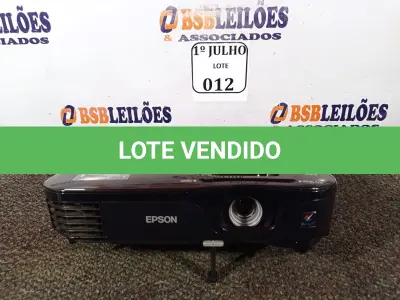 LOTE 012 - 01 PROJETOR LCD MULTIMIDIA MODELO H430A COM CASE MARCA EPSON 220V. (NO ESTADO) ATENÇÃO! FAZER A VISITAÇÃO ANTES DE ARREMATAR, NÃO SABEMOS SE FUNCIONA. LEILÃO NÃO TEM GARANTIA E NEM DEVOLUÇÃO, SUJEITO A POSSÍVEIS AVARIAS VISÍVEIS/OCULTAS E/OU AUSÊNCIA DE COMPONENTES.
