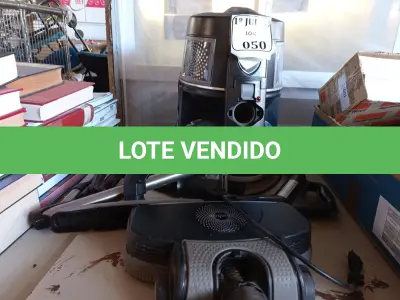 LOTE 050 - 01 ASPIRADOR DE PÓ MODELO: E2TYPE 23P 220V MARCA RAINBOW. (NO ESTADO) ATENÇÃO! FAZER A VISITAÇÃO ANTES DE ARREMATAR, NÃO SABEMOS SE FUNCIONA. LEILÃO NÃO TEM GARANTIA E NEM DEVOLUÇÃO, SUJEITO A POSSÍVEIS AVARIAS VISÍVEIS/OCULTAS E/OU AUSÊNCIA DE COMPONENTES.