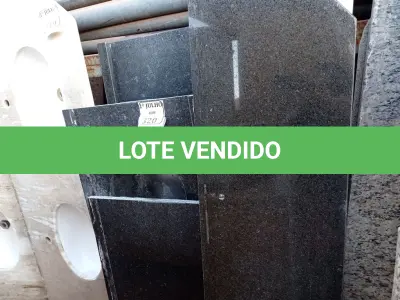 LOTE 320 - 01 PIA, 01 CUBA E PEDRAS DIVERSAS. (NO ESTADO) ATENÇÃO! FAZER A VISITAÇÃO ANTES DE ARREMATAR, NÃO SABEMOS SE FUNCIONA. LEILÃO NÃO TEM GARANTIA E NEM DEVOLUÇÃO, SUJEITO A POSSÍVEIS AVARIAS VISÍVEIS/OCULTAS E/OU AUSÊNCIA DE COMPONENTES.