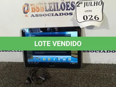 LOTE 026 - 01 TABLET MARCA SAMSUNG COM CABO. (NO ESTADO) ATENÇÃO! FAZER A VISITAÇÃO ANTES DE ARREMATAR, NÃO SABEMOS SE FUNCIONA. LEILÃO NÃO TEM GARANTIA E NEM DEVOLUÇÃO, SUJEITO A POSSÍVEIS AVARIAS VISÍVEIS/OCULTAS E/OU AUSÊNCIA DE COMPONENTES.