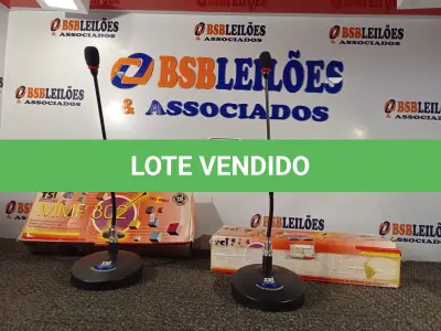 LOTE 096 - 02 MICROFONES DE MESA PROFISSIONAL MMF 302. (NO ESTADO) ATENÇÃO! FAZER A VISITAÇÃO ANTES DE ARREMATAR, NÃO SABEMOS SE FUNCIONA. LEILÃO NÃO TEM GARANTIA E NEM DEVOLUÇÃO, SUJEITO A POSSÍVEIS AVARIAS VISÍVEIS/OCULTAS E/OU AUSÊNCIA DE COMPONENTES.