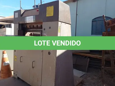 LOTE 314 - 01 GUILHOTINA. (NO ESTADO) ATENÇÃO! FAZER A VISITAÇÃO ANTES DE ARREMATAR, NÃO SABEMOS SE FUNCIONA. LEILÃO NÃO TEM GARANTIA E NEM DEVOLUÇÃO, SUJEITO A POSSÍVEIS AVARIAS VISÍVEIS/OCULTAS E/OU AUSÊNCIA DE COMPONENTES.