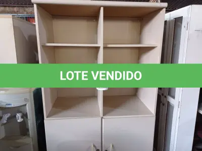 LOTE 265 - 01 ARMÁRIO PARA ESCRITÓRIO 02 PORTAS. (NO ESTADO) ATENÇÃO! FAZER A VISITAÇÃO ANTES DE ARREMATAR, NÃO SABEMOS SE FUNCIONA. LEILÃO NÃO TEM GARANTIA E NEM DEVOLUÇÃO, SUJEITO A POSSÍVEIS AVARIAS VISÍVEIS/OCULTAS E/OU AUSÊNCIA DE COMPONENTES.