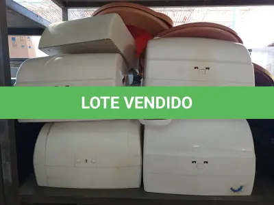 LOTE 070 - 05 DISPENSES E 03 TAMPAS DE VASO SANITÁRIO. (NO ESTADO) ATENÇÃO! FAZER A VISITAÇÃO ANTES DE ARREMATAR, NÃO SABEMOS SE FUNCIONA. LEILÃO NÃO TEM GARANTIA E NEM DEVOLUÇÃO, SUJEITO A POSSÍVEIS AVARIAS VISÍVEIS/OCULTAS E/OU AUSÊNCIA DE COMPONENTES.