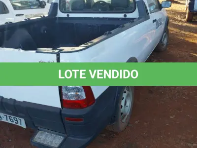LOTE 022 - 01 FIAT STRADA PICK UP FIRE FLEX; PLACA: JIA-7697; ANO: 2009.  CHASSI: 9BD27803MA7180172, RENAVAM: 00158688236; (VEÍCULO VAZANDO LÍQUIDO DO SISTEMA DE ARREFECIMENTO). (NO ESTADO)