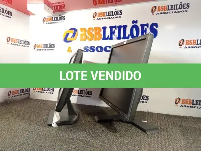 LOTE 103 - 02 MONITORES 19’’, SENDO 01 COM BASE GIRATÓRIA. (NO ESTADO) ATENÇÃO! FAZER A VISITAÇÃO ANTES DE ARREMATAR, NÃO SABEMOS SE FUNCIONA. LEILÃO NÃO TEM GARANTIA E NEM DEVOLUÇÃO, SUJEITO A POSSÍVEIS AVARIAS VISÍVEIS/OCULTAS E/OU AUSÊNCIA DE COMPONENTES.