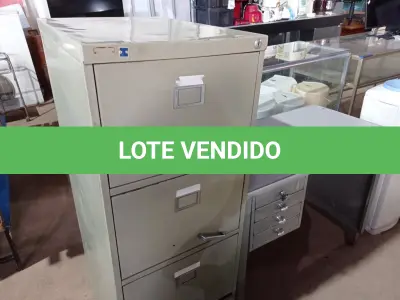 LOTE 288 - 01 MESA COM 04 GAVETAS E 01 ARQUIVO DE AÇO 04 GAVETAS. (NO ESTADO) ATENÇÃO! FAZER A VISITAÇÃO ANTES DE ARREMATAR, NÃO SABEMOS SE FUNCIONA. LEILÃO NÃO TEM GARANTIA E NEM DEVOLUÇÃO, SUJEITO A POSSÍVEIS AVARIAS VISÍVEIS/OCULTAS E/OU AUSÊNCIA DE COMPONENTES.