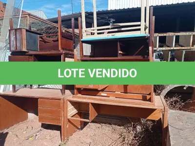 LOTE 310 - 07 MESAS DIVERSAS. (NO ESTADO) ATENÇÃO! FAZER A VISITAÇÃO ANTES DE ARREMATAR, NÃO SABEMOS SE FUNCIONA. LEILÃO NÃO TEM GARANTIA E NEM DEVOLUÇÃO, SUJEITO A POSSÍVEIS AVARIAS VISÍVEIS/OCULTAS E/OU AUSÊNCIA DE COMPONENTES.