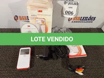 LOTE 006 - 01 PROJETOR CAMCORDER 3M, 03 APARELHOS WI-FI VONAGE E 01 RELÓGIO DIGITAL INCOMPLETO.  (NO ESTADO) ATENÇÃO! FAZER A VISITAÇÃO ANTES DE ARREMATAR, NÃO SABEMOS SE FUNCIONA. LEILÃO NÃO TEM GARANTIA E NEM DEVOLUÇÃO, SUJEITO A POSSÍVEIS AVARIAS VISÍVEIS/OCULTAS E/OU AUSÊNCIA DE COMPONENTES.