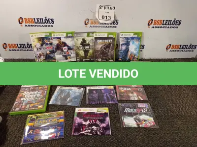 LOTE 013 - 17 JOGOS PARA XBOX 360. (NO ESTADO) ATENÇÃO! FAZER A VISITAÇÃO ANTES DE ARREMATAR, NÃO SABEMOS SE FUNCIONA. LEILÃO NÃO TEM GARANTIA E NEM DEVOLUÇÃO, SUJEITO A POSSÍVEIS AVARIAS VISÍVEIS/OCULTAS E/OU AUSÊNCIA DE COMPONENTES.