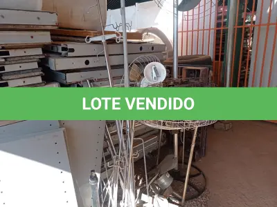 LOTE 301 - 01 LOTE COM SUCATAS DE VENTILADORES, EXAUSTORES E PRATELEIRAS. (NO ESTADO) ATENÇÃO! FAZER A VISITAÇÃO ANTES DE ARREMATAR, NÃO SABEMOS SE FUNCIONA. LEILÃO NÃO TEM GARANTIA E NEM DEVOLUÇÃO, SUJEITO A POSSÍVEIS AVARIAS VISÍVEIS/OCULTAS E/OU AUSÊNCIA DE COMPONENTES.