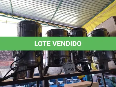 LOTE 046 - 04 CAFETEIRAS EM INOX. (NO ESTADO) ATENÇÃO! FAZER A VISITAÇÃO ANTES DE ARREMATAR, NÃO SABEMOS SE FUNCIONA. LEILÃO NÃO TEM GARANTIA E NEM DEVOLUÇÃO, SUJEITO A POSSÍVEIS AVARIAS VISÍVEIS/OCULTAS E/OU AUSÊNCIA DE COMPONENTES.