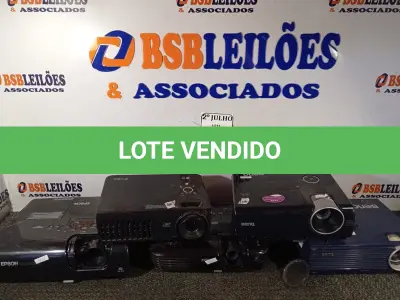 LOTE 068 - 05 PROJETORES MARCAS E MODELOS DIVERSOS COM AVARIAS.  (NO ESTADO) ATENÇÃO! FAZER A VISITAÇÃO ANTES DE ARREMATAR, NÃO SABEMOS SE FUNCIONA. LEILÃO NÃO TEM GARANTIA E NEM DEVOLUÇÃO, SUJEITO A POSSÍVEIS AVARIAS VISÍVEIS/OCULTAS E/OU AUSÊNCIA DE COMPONENTES.
