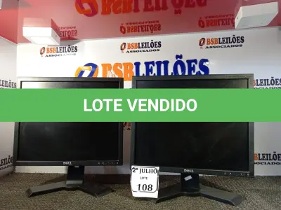 LOTE 108 - 02 MONITORES 19’’ COM BASE GIRATÓRIA MARCA DELL. (NO ESTADO) ATENÇÃO! FAZER A VISITAÇÃO ANTES DE ARREMATAR, NÃO SABEMOS SE FUNCIONA. LEILÃO NÃO TEM GARANTIA E NEM DEVOLUÇÃO, SUJEITO A POSSÍVEIS AVARIAS VISÍVEIS/OCULTAS E/OU AUSÊNCIA DE COMPONENTES.