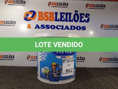 LOTE 062 - 01 BALDE DE MASSA ACRÍLICA INTERIOR STARVINIL DE 25 KG. (NO ESTADO) ATENÇÃO! FAZER A VISITAÇÃO ANTES DE ARREMATAR, NÃO SABEMOS SE FUNCIONA. LEILÃO NÃO TEM GARANTIA E NEM DEVOLUÇÃO, SUJEITO A POSSÍVEIS AVARIAS VISÍVEIS/OCULTAS E/OU AUSÊNCIA DE COMPONENTES.