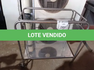 LOTE 281 - 01 CARRINHO EM INOX COM RODINHAS. (NO ESTADO) ATENÇÃO! FAZER A VISITAÇÃO ANTES DE ARREMATAR, NÃO SABEMOS SE FUNCIONA. LEILÃO NÃO TEM GARANTIA E NEM DEVOLUÇÃO, SUJEITO A POSSÍVEIS AVARIAS VISÍVEIS/OCULTAS E/OU AUSÊNCIA DE COMPONENTES.