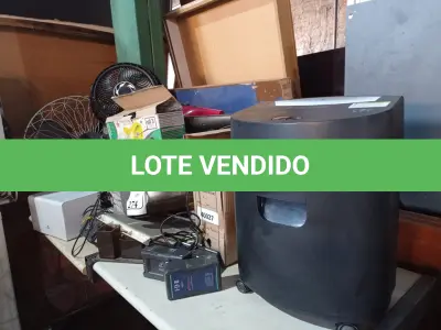 LOTE 274 - 01 LOTE COM VENTILADORES, 02 FRAGMENTADORAS DE PAPEL E VARIADOS. (NO ESTADO) ATENÇÃO! FAZER A VISITAÇÃO ANTES DE ARREMATAR, NÃO SABEMOS SE FUNCIONA. LEILÃO NÃO TEM GARANTIA E NEM DEVOLUÇÃO, SUJEITO A POSSÍVEIS AVARIAS VISÍVEIS/OCULTAS E/OU AUSÊNCIA DE COMPONENTES.