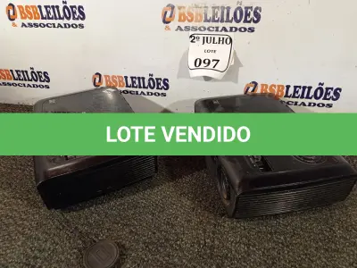 LOTE 097 - 02 PROJETORES MARCA OPTMA. (NO ESTADO) ATENÇÃO! FAZER A VISITAÇÃO ANTES DE ARREMATAR, NÃO SABEMOS SE FUNCIONA. LEILÃO NÃO TEM GARANTIA E NEM DEVOLUÇÃO, SUJEITO A POSSÍVEIS AVARIAS VISÍVEIS/OCULTAS E/OU AUSÊNCIA DE COMPONENTES.