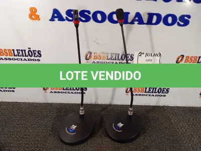 LOTE 049 - 02 MICROFONES DE MESA PROFISSIONAL MMF 302. (NO ESTADO) ATENÇÃO! FAZER A VISITAÇÃO ANTES DE ARREMATAR, NÃO SABEMOS SE FUNCIONA. LEILÃO NÃO TEM GARANTIA E NEM DEVOLUÇÃO, SUJEITO A POSSÍVEIS AVARIAS VISÍVEIS/OCULTAS E/OU AUSÊNCIA DE COMPONENTES.