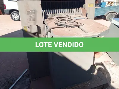 LOTE 314 - 01 GUILHOTINA. (NO ESTADO) ATENÇÃO! FAZER A VISITAÇÃO ANTES DE ARREMATAR, NÃO SABEMOS SE FUNCIONA. LEILÃO NÃO TEM GARANTIA E NEM DEVOLUÇÃO, SUJEITO A POSSÍVEIS AVARIAS VISÍVEIS/OCULTAS E/OU AUSÊNCIA DE COMPONENTES.