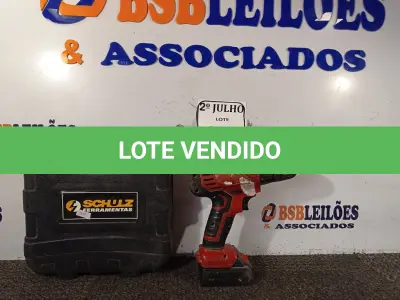LOTE 018 - 01 PARAFUSADEIRA MARCA SCHUZ COM BATERIA. (NO ESTADO) ATENÇÃO! FAZER A VISITAÇÃO ANTES DE ARREMATAR, NÃO SABEMOS SE FUNCIONA. LEILÃO NÃO TEM GARANTIA E NEM DEVOLUÇÃO, SUJEITO A POSSÍVEIS AVARIAS VISÍVEIS/OCULTAS E/OU AUSÊNCIA DE COMPONENTES.