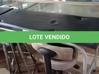 LOTE 286 - 01 MACA E 04 BANQUETAS. (NO ESTADO) ATENÇÃO! FAZER A VISITAÇÃO ANTES DE ARREMATAR, NÃO SABEMOS SE FUNCIONA. LEILÃO NÃO TEM GARANTIA E NEM DEVOLUÇÃO, SUJEITO A POSSÍVEIS AVARIAS VISÍVEIS/OCULTAS E/OU AUSÊNCIA DE COMPONENTES.