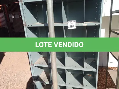 LOTE 307 - 01 ESTANTE DE AÇO COM 07 PRATELEIRAS. (NO ESTADO) ATENÇÃO! FAZER A VISITAÇÃO ANTES DE ARREMATAR, NÃO SABEMOS SE FUNCIONA. LEILÃO NÃO TEM GARANTIA E NEM DEVOLUÇÃO, SUJEITO A POSSÍVEIS AVARIAS VISÍVEIS/OCULTAS E/OU AUSÊNCIA DE COMPONENTES.