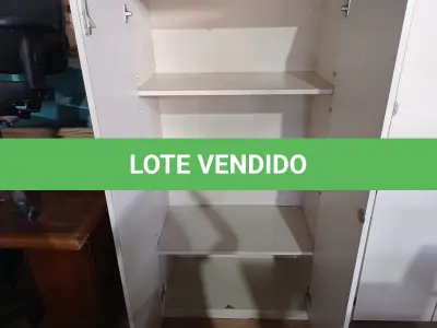 LOTE 268 - 01 ARMÁRIO PARA ESCRITÓRIO 02 PORTAS. (NO ESTADO) ATENÇÃO! FAZER A VISITAÇÃO ANTES DE ARREMATAR, NÃO SABEMOS SE FUNCIONA. LEILÃO NÃO TEM GARANTIA E NEM DEVOLUÇÃO, SUJEITO A POSSÍVEIS AVARIAS VISÍVEIS/OCULTAS E/OU AUSÊNCIA DE COMPONENTES.