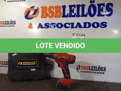 LOTE 109 - 01 PARAFUSADEIRA MARCA SCHUZ COM BATERIA. (NO ESTADO) ATENÇÃO! FAZER A VISITAÇÃO ANTES DE ARREMATAR, NÃO SABEMOS SE FUNCIONA. LEILÃO NÃO TEM GARANTIA E NEM DEVOLUÇÃO, SUJEITO A POSSÍVEIS AVARIAS VISÍVEIS/OCULTAS E/OU AUSÊNCIA DE COMPONENTES.