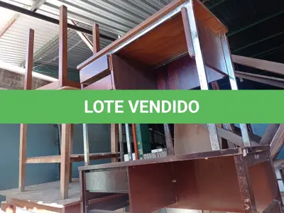 LOTE 306 - 01 LOTE COM 06 MESAS DIVERSAS E 01 ARMÁRIO BRANCO. (NO ESTADO) ATENÇÃO! FAZER A VISITAÇÃO ANTES DE ARREMATAR, NÃO SABEMOS SE FUNCIONA. LEILÃO NÃO TEM GARANTIA E NEM DEVOLUÇÃO, SUJEITO A POSSÍVEIS AVARIAS VISÍVEIS/OCULTAS E/OU AUSÊNCIA DE COMPONENTES.