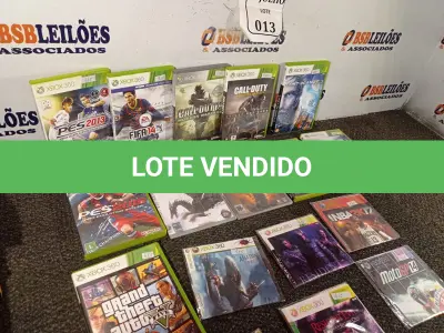 LOTE 013 - 17 JOGOS PARA XBOX 360. (NO ESTADO) ATENÇÃO! FAZER A VISITAÇÃO ANTES DE ARREMATAR, NÃO SABEMOS SE FUNCIONA. LEILÃO NÃO TEM GARANTIA E NEM DEVOLUÇÃO, SUJEITO A POSSÍVEIS AVARIAS VISÍVEIS/OCULTAS E/OU AUSÊNCIA DE COMPONENTES.