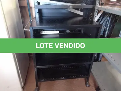 LOTE 103 - 01 LOTE COM SUPORTES PARA TV, 01 PRATELEIRA E 01 CARRINHO. (NO ESTADO) ATENÇÃO! FAZER A VISITAÇÃO ANTES DE ARREMATAR, NÃO SABEMOS SE FUNCIONA. LEILÃO NÃO TEM GARANTIA E NEM DEVOLUÇÃO, SUJEITO A POSSÍVEIS AVARIAS VISÍVEIS/OCULTAS E/OU AUSÊNCIA DE COMPONENTES.