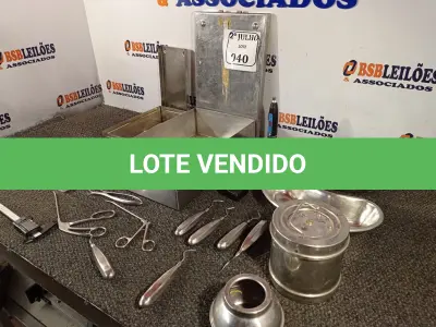 LOTE 040 - 01 LOTE COM MATERIAIS DIVERSOS DE ODONTOLOGIA. (NO ESTADO) ATENÇÃO! FAZER A VISITAÇÃO ANTES DE ARREMATAR, NÃO SABEMOS SE FUNCIONA. LEILÃO NÃO TEM GARANTIA E NEM DEVOLUÇÃO, SUJEITO A POSSÍVEIS AVARIAS VISÍVEIS/OCULTAS E/OU AUSÊNCIA DE COMPONENTES.