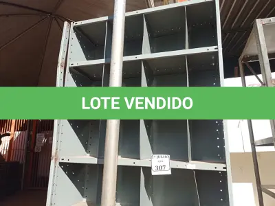 LOTE 307 - 01 ESTANTE DE AÇO COM 07 PRATELEIRAS. (NO ESTADO) ATENÇÃO! FAZER A VISITAÇÃO ANTES DE ARREMATAR, NÃO SABEMOS SE FUNCIONA. LEILÃO NÃO TEM GARANTIA E NEM DEVOLUÇÃO, SUJEITO A POSSÍVEIS AVARIAS VISÍVEIS/OCULTAS E/OU AUSÊNCIA DE COMPONENTES.