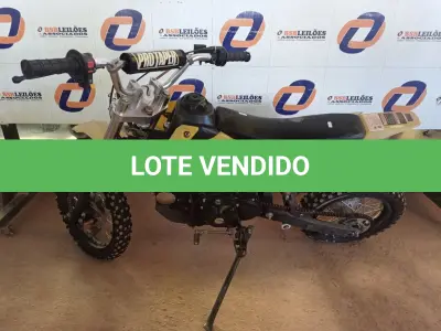 LOTE 023 - 01 MOTOCICLETA GARELLI 50 CILINDRADAS. (NO ESTADO) ATENÇÃO! FAZER A VISITAÇÃO ANTES DE ARREMATAR, NÃO SABEMOS SE FUNCIONA. LEILÃO NÃO TEM GARANTIA E NEM DEVOLUÇÃO, SUJEITO A POSSÍVEIS AVARIAS VISÍVEIS/OCULTAS E/OU AUSÊNCIA DE COMPONENTES.