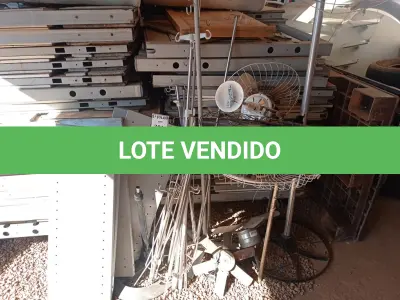 LOTE 301 - 01 LOTE COM SUCATAS DE VENTILADORES, EXAUSTORES E PRATELEIRAS. (NO ESTADO) ATENÇÃO! FAZER A VISITAÇÃO ANTES DE ARREMATAR, NÃO SABEMOS SE FUNCIONA. LEILÃO NÃO TEM GARANTIA E NEM DEVOLUÇÃO, SUJEITO A POSSÍVEIS AVARIAS VISÍVEIS/OCULTAS E/OU AUSÊNCIA DE COMPONENTES.