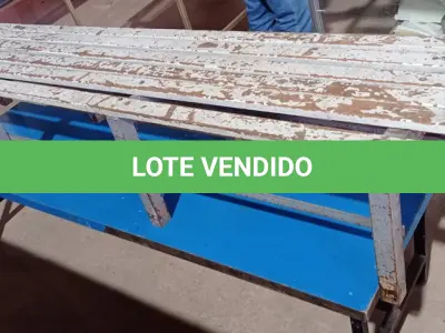 LOTE 280 - 02 BANCOS. (NO ESTADO) ATENÇÃO! FAZER A VISITAÇÃO ANTES DE ARREMATAR, NÃO SABEMOS SE FUNCIONA. LEILÃO NÃO TEM GARANTIA E NEM DEVOLUÇÃO, SUJEITO A POSSÍVEIS AVARIAS VISÍVEIS/OCULTAS E/OU AUSÊNCIA DE COMPONENTES.