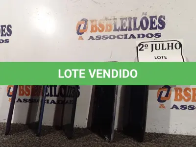 LOTE 009 - 05 APARELHOS CELULARES MARCAS E MODELOS DIVERSOS COM AVARIAS. (NO ESTADO) ATENÇÃO! FAZER A VISITAÇÃO ANTES DE ARREMATAR, NÃO SABEMOS SE FUNCIONA. LEILÃO NÃO TEM GARANTIA E NEM DEVOLUÇÃO, SUJEITO A POSSÍVEIS AVARIAS VISÍVEIS/OCULTAS E/OU AUSÊNCIA DE COMPONENTES.