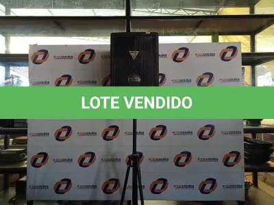 LOTE 043 - 01 CAIXA DE SOM 500W MARCA WGH PASSIVA COM TRIPÉ. (NO ESTADO) ATENÇÃO! FAZER A VISITAÇÃO ANTES DE ARREMATAR, NÃO SABEMOS SE FUNCIONA. LEILÃO NÃO TEM GARANTIA E NEM DEVOLUÇÃO, SUJEITO A POSSÍVEIS AVARIAS VISÍVEIS/OCULTAS E/OU AUSÊNCIA DE COMPONENTES.