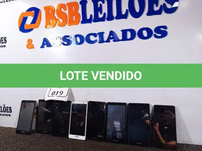 LOTE 019 - 08 APARELHOS CELULARES MARCA POSITIVO. (NO ESTADO) ATENÇÃO! FAZER A VISITAÇÃO ANTES DE ARREMATAR, NÃO SABEMOS SE FUNCIONA. LEILÃO NÃO TEM GARANTIA E NEM DEVOLUÇÃO, SUJEITO A POSSÍVEIS AVARIAS VISÍVEIS/OCULTAS E/OU AUSÊNCIA DE COMPONENTES.