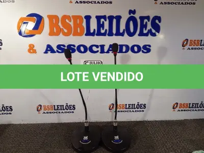 LOTE 064 - 02 MICROFONES DE MESA PROFISSIONAL MMF 302. (NO ESTADO) ATENÇÃO! FAZER A VISITAÇÃO ANTES DE ARREMATAR, NÃO SABEMOS SE FUNCIONA. LEILÃO NÃO TEM GARANTIA E NEM DEVOLUÇÃO, SUJEITO A POSSÍVEIS AVARIAS VISÍVEIS/OCULTAS E/OU AUSÊNCIA DE COMPONENTES.