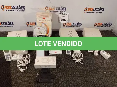LOTE 006 - 01 PROJETOR CAMCORDER 3M, 03 APARELHOS WI-FI VONAGE E 01 RELÓGIO DIGITAL INCOMPLETO.  (NO ESTADO) ATENÇÃO! FAZER A VISITAÇÃO ANTES DE ARREMATAR, NÃO SABEMOS SE FUNCIONA. LEILÃO NÃO TEM GARANTIA E NEM DEVOLUÇÃO, SUJEITO A POSSÍVEIS AVARIAS VISÍVEIS/OCULTAS E/OU AUSÊNCIA DE COMPONENTES.