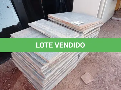 LOTE 324 - 01 LOTE COM PISO GRANITO CINZA ANDORINHA, 055X055 6M2. (NO ESTADO) ATENÇÃO! FAZER A VISITAÇÃO ANTES DE ARREMATAR, NÃO SABEMOS SE FUNCIONA. LEILÃO NÃO TEM GARANTIA E NEM DEVOLUÇÃO, SUJEITO A POSSÍVEIS AVARIAS VISÍVEIS/OCULTAS E/OU AUSÊNCIA DE COMPONENTES.
