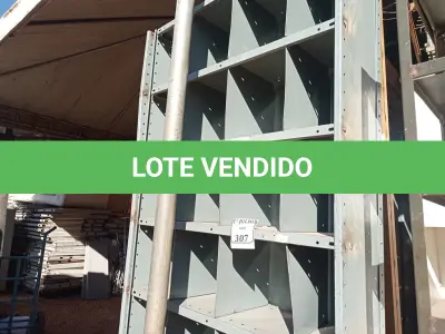 LOTE 307 - 01 ESTANTE DE AÇO COM 07 PRATELEIRAS. (NO ESTADO) ATENÇÃO! FAZER A VISITAÇÃO ANTES DE ARREMATAR, NÃO SABEMOS SE FUNCIONA. LEILÃO NÃO TEM GARANTIA E NEM DEVOLUÇÃO, SUJEITO A POSSÍVEIS AVARIAS VISÍVEIS/OCULTAS E/OU AUSÊNCIA DE COMPONENTES.