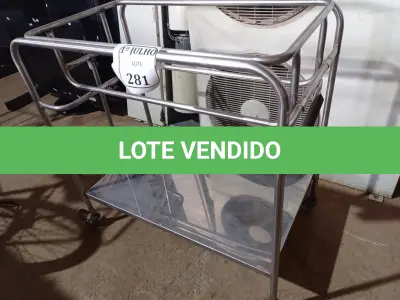LOTE 281 - 01 CARRINHO EM INOX COM RODINHAS. (NO ESTADO) ATENÇÃO! FAZER A VISITAÇÃO ANTES DE ARREMATAR, NÃO SABEMOS SE FUNCIONA. LEILÃO NÃO TEM GARANTIA E NEM DEVOLUÇÃO, SUJEITO A POSSÍVEIS AVARIAS VISÍVEIS/OCULTAS E/OU AUSÊNCIA DE COMPONENTES.