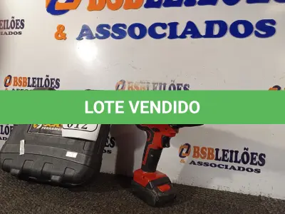 LOTE 012 - 01 PARAFUSADEIRA MARCA SCHUZ COM BATERIA. (NO ESTADO) ATENÇÃO! FAZER A VISITAÇÃO ANTES DE ARREMATAR, NÃO SABEMOS SE FUNCIONA. LEILÃO NÃO TEM GARANTIA E NEM DEVOLUÇÃO, SUJEITO A POSSÍVEIS AVARIAS VISÍVEIS/OCULTAS E/OU AUSÊNCIA DE COMPONENTES.