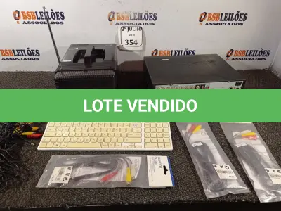 LOTE 354 - 01 TV/RADIO, 01 TECLADO SEM FIO ,03 CABOS VÍDEOS , 02 DVRS INTELBRAS  ,06 CÂMERAS DE RÉ E 02 ANTENAS PARA GPS AUTOMOTIVO (NO ESTADO) ATENÇÃO! FAZER A VISITAÇÃO ANTES DE ARREMATAR, NÃO SABEMOS SE FUNCIONA. LEILÃO NÃO TEM GARANTIA E NEM DEVOLUÇÃO, SUJEITO A POSSÍVEIS AVARIAS VISÍVEIS/OCULTAS E/OU AUSÊNCIA DE COMPONENTES.