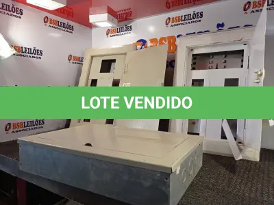 LOTE 132 - 03 QUADROS ELÉTRICOS. (NO ESTADO) ATENÇÃO! FAZER A VISITAÇÃO ANTES DE ARREMATAR, NÃO SABEMOS SE FUNCIONA. LEILÃO NÃO TEM GARANTIA E NEM DEVOLUÇÃO, SUJEITO A POSSÍVEIS AVARIAS VISÍVEIS/OCULTAS E/OU AUSÊNCIA DE COMPONENTES.