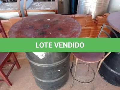 LOTE 400 - 01 MESA DE TAMBOR E 01 BANQUETAS BASE EM FERRO (NO ESTADO) ATENÇÃO! FAZER A VISITAÇÃO ANTES DE ARREMATAR, NÃO SABEMOS SE FUNCIONA. LEILÃO NÃO TEM GARANTIA E NEM DEVOLUÇÃO, SUJEITO A POSSÍVEIS AVARIAS VISÍVEIS/OCULTAS E/OU AUSÊNCIA DE COMPONENTES.
